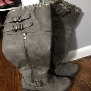 Grey boots